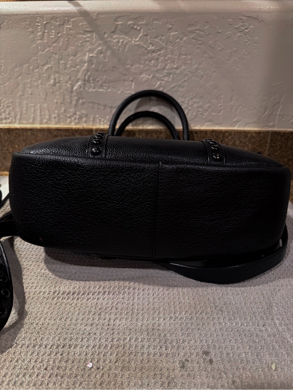 RARE Coach Black Pebbled Leather Central Satchel with Rivets - Picture 3 of 6
